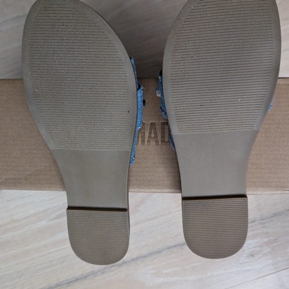 STEVE MADDEN Kayra Denim Slide Sandals w/ Silver Stud Eyelet Rivet 7 Blue Tan - Picture 4 of 5